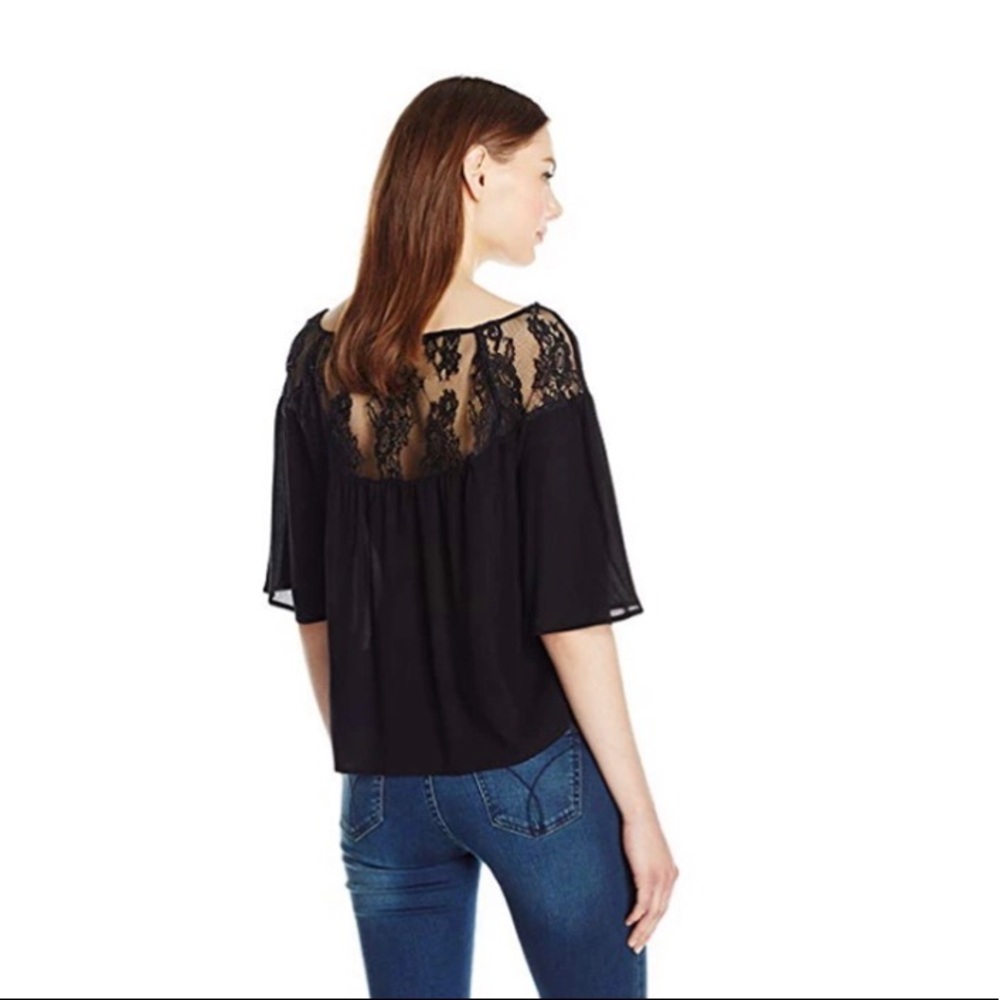 BB Dakota Lace shoulder top